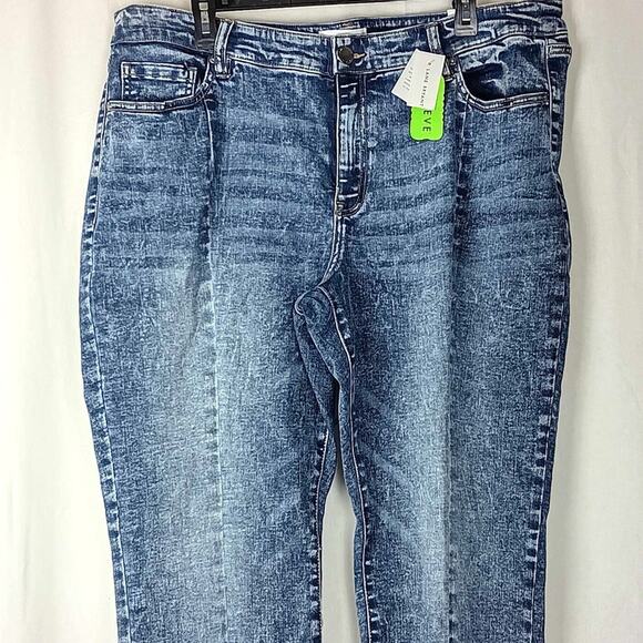 NWT Lane Bryant Signature Mid-Rise Fit Skinny Jean Size 18 - Picture 2 of 6